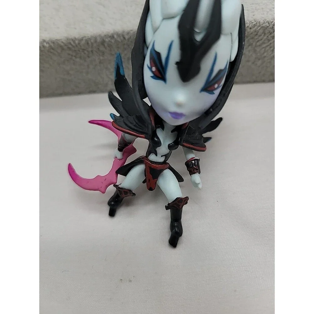 KENMA DOTA 2 Silkwood The Vengeful Spirit Action Figure 3